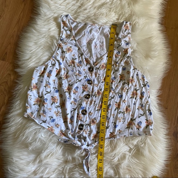 ❌SOLD❌ AMERICAN EAGLE FLORAL FRONT TIE TANK TOP - Picture 5 of 5